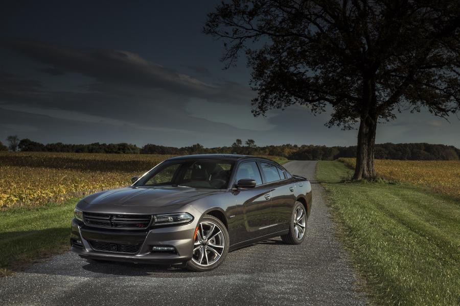  Dodge Charger R/T Road & Track 2015 года  (фото 26 из 28)